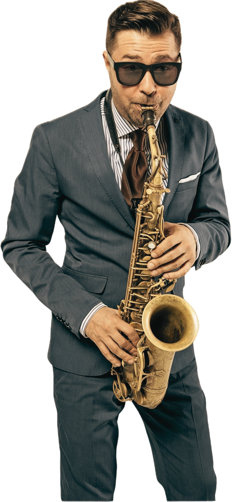 Radovan Tariška hrá na saxofóne